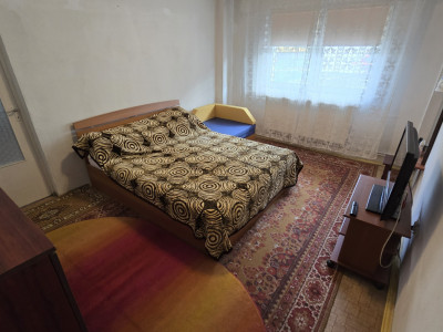 Apartament de vanzare zona Mihai Viteazul 4 camere 2 bai