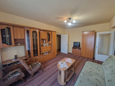 Apartament etaj 2 intermediar 4 camere 2 bai 85 mp zona centrala Sibiu