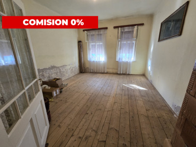Casa tip duplex de vanzare la curte comuna pivnita in Piata Cluj Sibiu