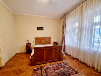 Apartament de vanzare 2 camere 2 bai 2 pivnite Centrul Istoric