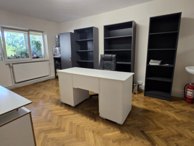 Apartament 3 camere pretabil birou cu 2 bai si bucatarie zona Zorilor