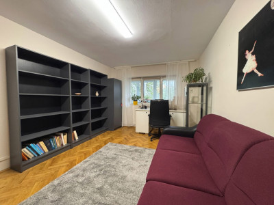 Apartament 3 camere decomandate cu 2 bai cu balcon zona Piata Zorilor