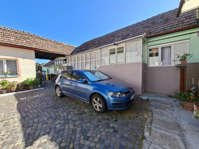 Strada Parului nr 9- Casa de vanzare cu 3 camere Cartier Marmelada