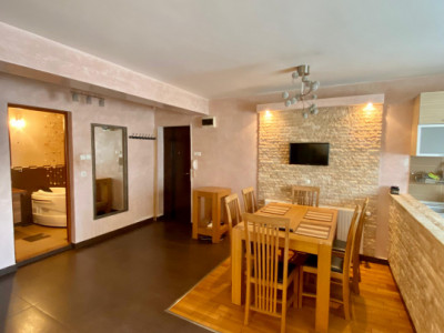 Apartament 2 camere decomandate cu garaj individual zona Manastur