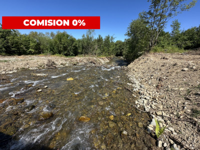 Teren extravilan cu utilitati 1800 mp langa Rau pe Valea Sebesului