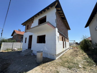 Casa individuala cu 5 camere 110 mpu si teren de 290 mp Cristian Sibiu