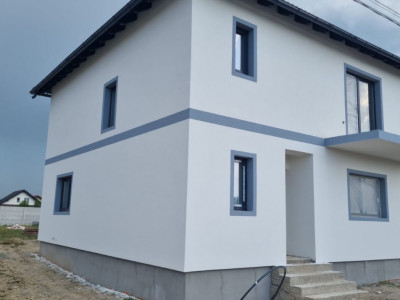 Casa individuala cu 4 camere 110 mpu si teren de 290 mp Cristian Sibiu