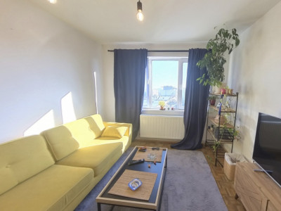 Apartament 2 camere etaj intermediar de vanzare zona Centru 