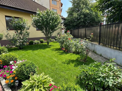 Casa 8 camere individuala curte libera 300mp zona Calea Poplacii Sibiu