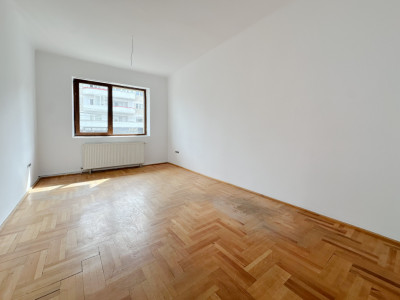 Apartament cu 2 camere decomandate in Centru pretabil si pentru birou