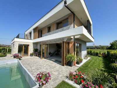 Vila moderna calitate premium 5 camere curte cu piscina Sannicoara