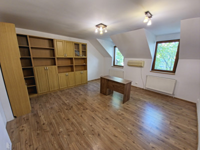 Spatiu de birou de inchiriat 98 mpu compartimentat Turnisor Sibiu