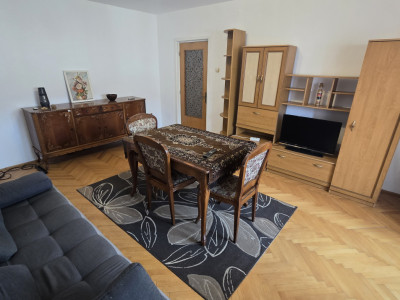 Apartament decomandat de inchiriat Terezian 2 camere etaj intermediar