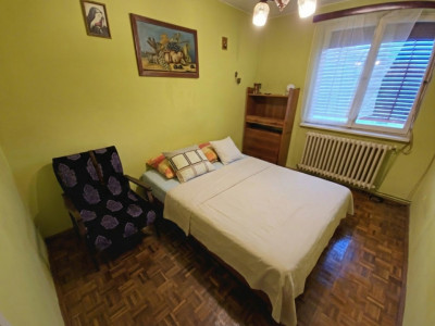 Apartament de vanzare 3 camere decomandate si 2 balcoane zona Strand