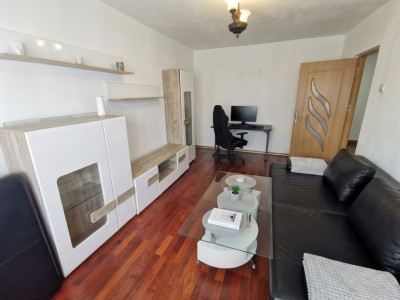 Apartament cu 2 camere decomandate 2 balcoane in zona Valea Aurie 