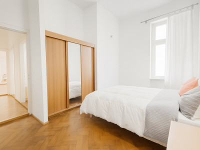 Bulevardul Victoriei - apartament 3 camere de vanzare curte garaj