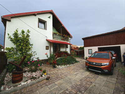Casa individuala de vanzare 5 camere parcare si garaj Selimbar