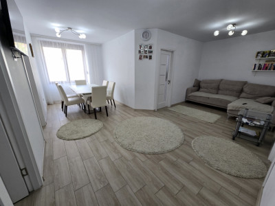 Apartament decomandat 66 utili 3 camere pivnita Turnisor Sibiu