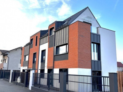 Casa tip duplex cu 4 camere de vanzare in Someseni zona retrasa