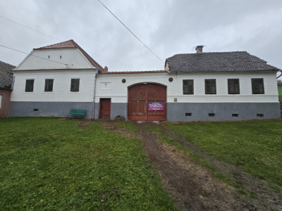 Casa de patrimoniu cu teren arhitectura saseasca sat Nou judetul Sibiu