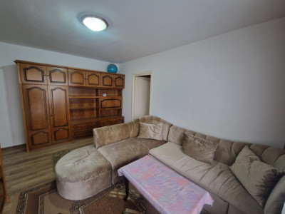Apartament 2 camere etaj intermediar 1 langa scola in cartier Terezian