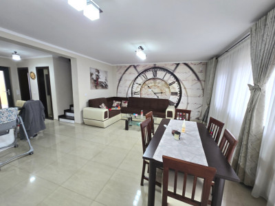 Casa 4 camere 105 mpu acces auto si gradina in Cartierul Arhitectilor