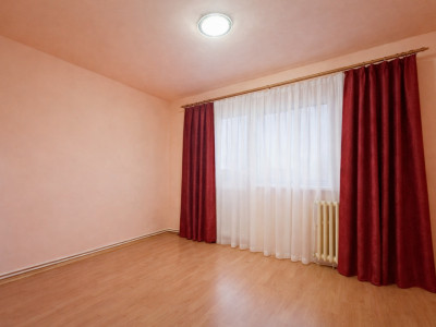 Apartament cu 4 camere decomandate Maramuresului Iris zona cces facil 