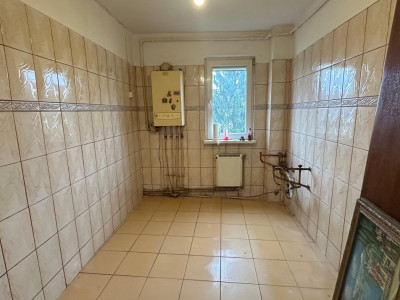 Apartament 2 camere cu pivnita si balcon zona Mihai Viteazul Sibiu 