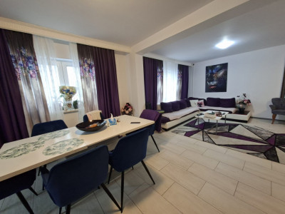 Casa tip duplex de vanzare 4 camere 2 bai 2 parcari Arhitectilor Sibiu