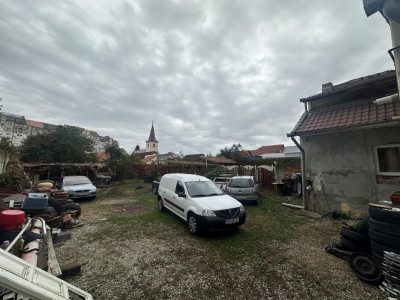 Casa individuala pretabila spatiu comercial teren 400 mp Piata Cluj