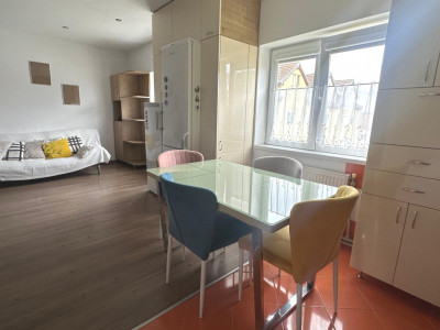 Apartament la mansarda 80 mpu mobilat utilat zona Rahovei Sibiu