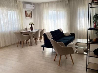 Penthouse de inchiriat cu 3 camere 2 bai terasa de 40mp Doamna Stanca