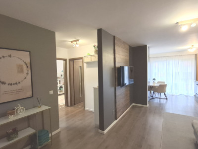 Apartament 3 camere de vanzare decomandat 60 mp zona Calea Surii Mici