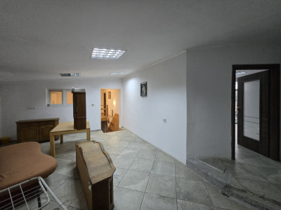 Apartamente de inchiriat Slimnic imagine mica 7