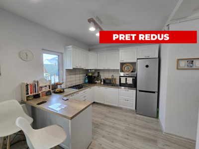 Casa de vanzare 5 camere 160mpu 3 bai 120mp teren liber zona Selimbar