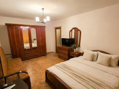 COMISION 0-Apartament de vanzare 3 camere decomandate balcon Siretului