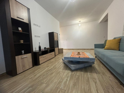 Apartament 3 camere in Kogalniceanu cu balcon si parcare de inchiriat