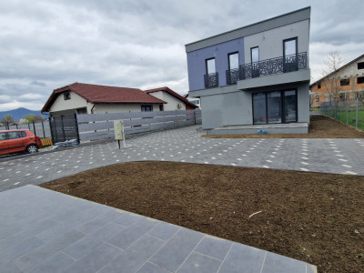 Case de inchiriat Cristian imagine mica 10