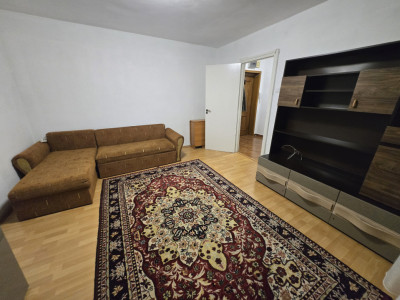 Apartament 2 camere de inchiriat decomandat 55 mp zona Terezian Sibiu
