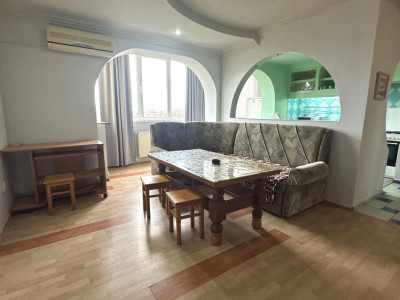 Apartament 3 camere 72 mpu 2 balcoane etaj intermediar Terezian Sibiu