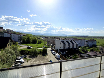 Apartament cu 3 camere de vanzare orientat SUD VEST in zona Tilisca  