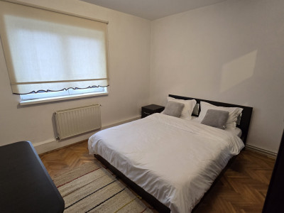 Apartament de vanzare 3 camere decomandate 64mp zona Centrala Sibiu