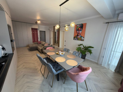 Apartament etaj intermediar la cheie premium balcon parcare privata 