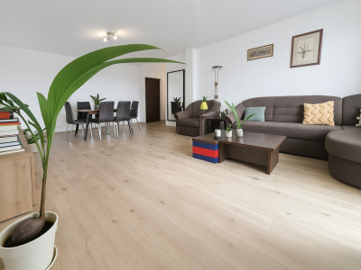 Apartament de inchiriat 3 camere City Residence etaj 3 cu lift