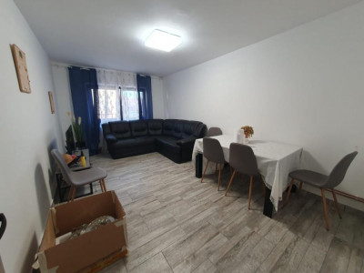 Apartament la parter 2 camere decomandate partial renovat zona Teiului