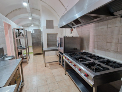 Piata Mare-Restaurant terasa si bar de inchiriat- Exclusivitate