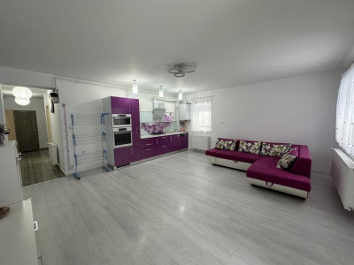 Apartament de vanzare 3 camere 78 mpu gradina 90 mp loc de parcare