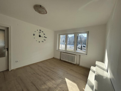 Apartament 3 camere renovat in zona excelenta a Sibiului 