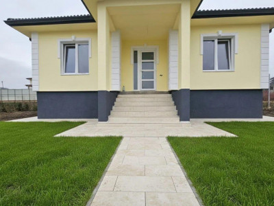 Casa individuala pe un singur nivel 4 camere teren 500 mp