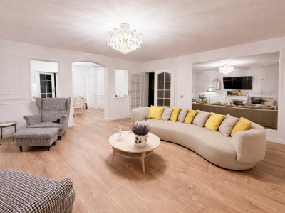 Casa deosebita cu finisaje de lux si teren de 308 mp Selimbar Sibiu